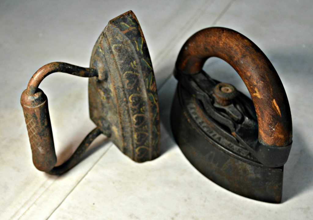 Antique Irons - Rusty Antiques | Antique Appraisal